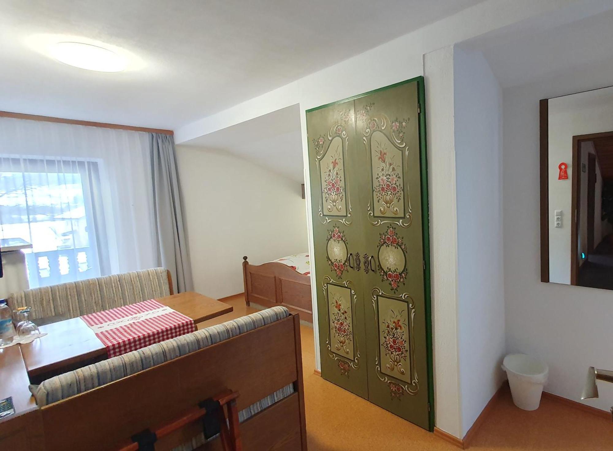 Hotel Garni Haus Alpine - Chiemgau Karte Inkl Ruhpolding Ngoại thất bức ảnh
