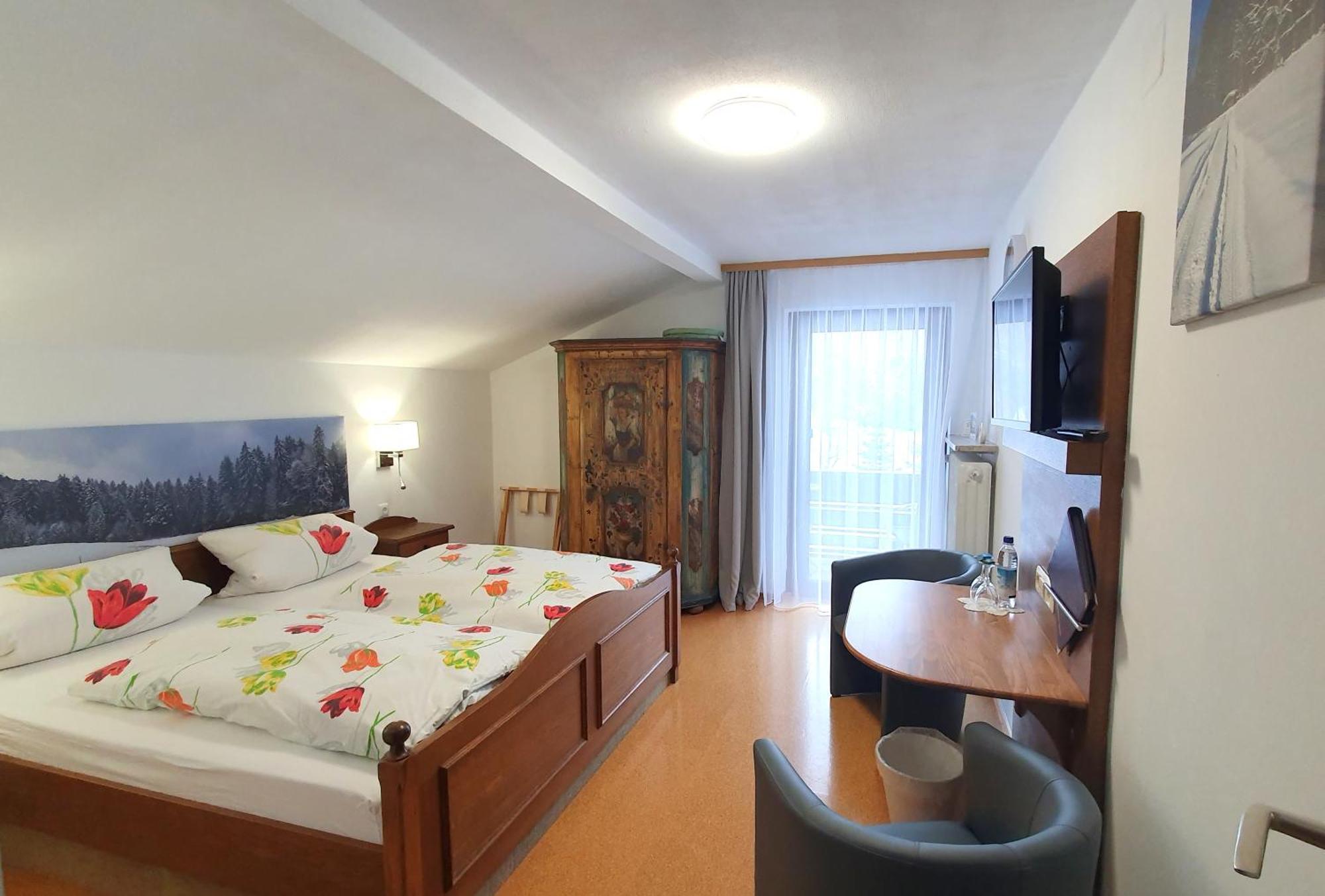 Hotel Garni Haus Alpine - Chiemgau Karte Inkl Ruhpolding Ngoại thất bức ảnh