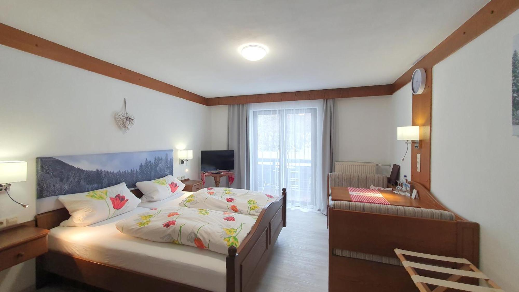 Hotel Garni Haus Alpine - Chiemgau Karte Inkl Ruhpolding Ngoại thất bức ảnh