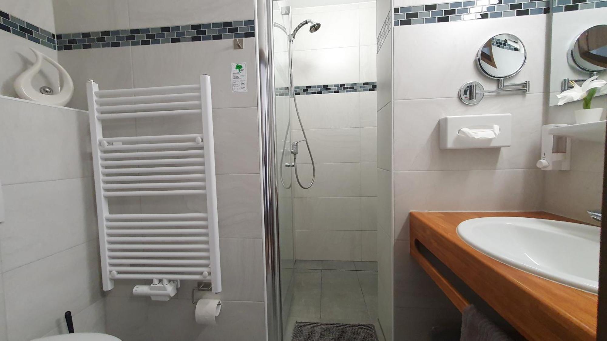 Hotel Garni Haus Alpine - Chiemgau Karte Inkl Ruhpolding Ngoại thất bức ảnh
