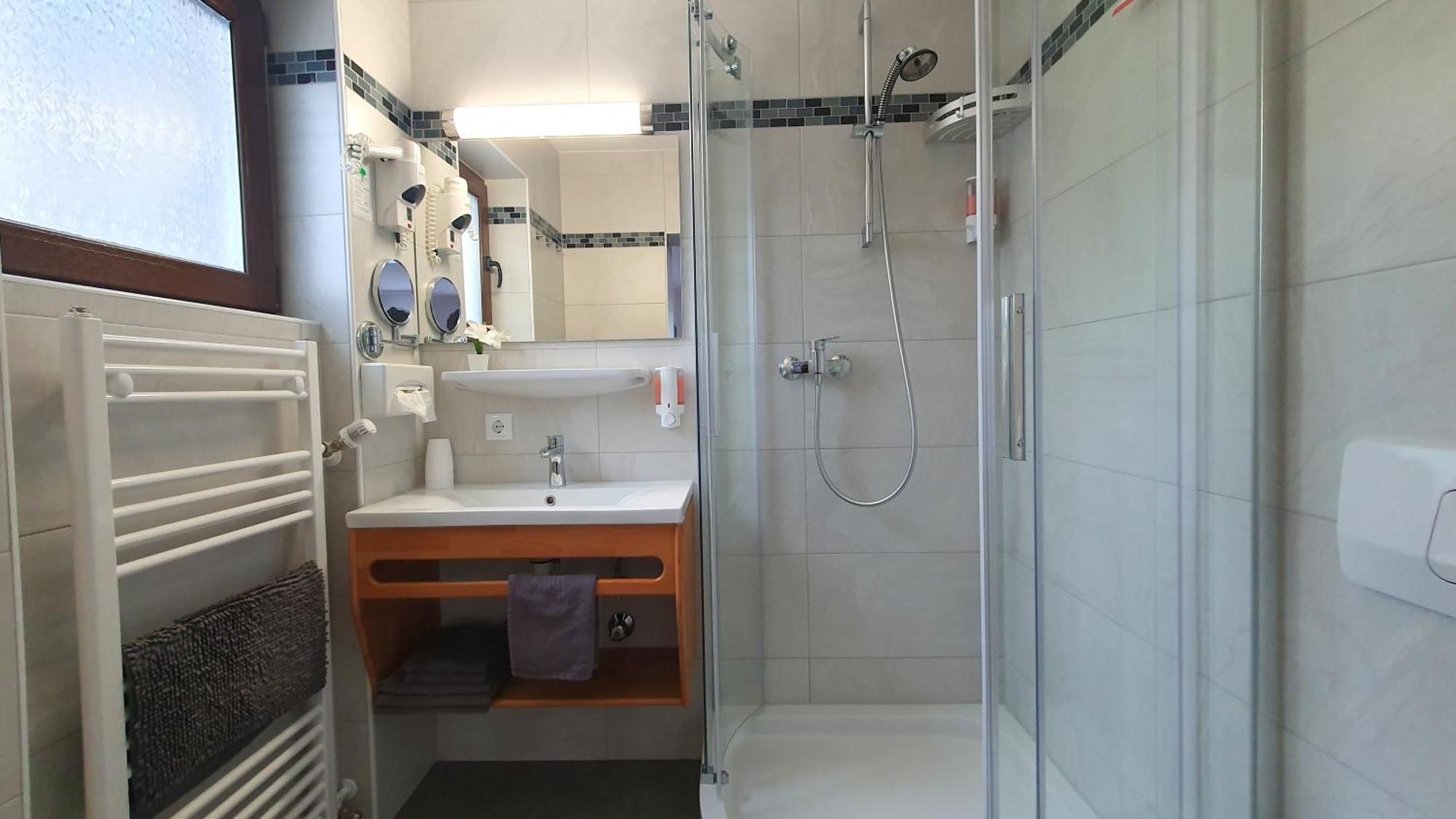 Hotel Garni Haus Alpine - Chiemgau Karte Inkl Ruhpolding Ngoại thất bức ảnh